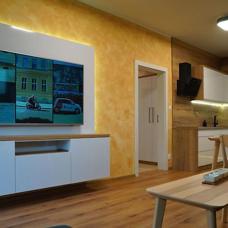 Ubytovani V Beskydech - Apartman Patrik เชลาดนา ภายนอก รูปภาพ