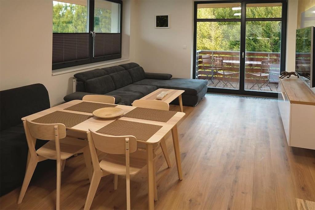 Ubytovani V Beskydech - Apartman Patrik เชลาดนา ภายนอก รูปภาพ