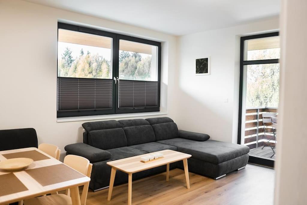 Ubytovani V Beskydech - Apartman Patrik เชลาดนา ภายนอก รูปภาพ
